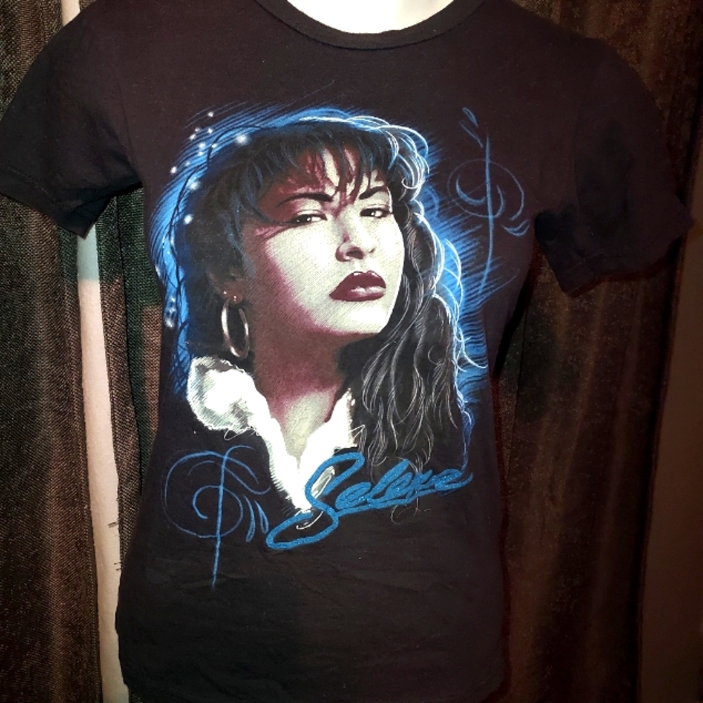 Selena Quintanilla tee shirt.